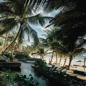 https://nomade-tulum.tulum-hotels.net